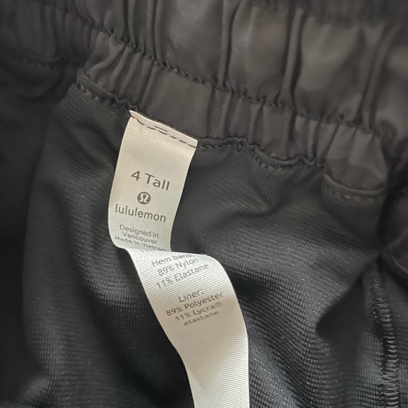 Lulu Lemon Black Camo Running Shorts - Picture 2 of 3